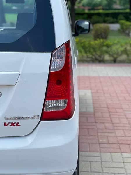 SUZUKI WAGON R 2017 VXL WHITE COLOUR EXCELLENT LAHORE REGISTERED 8