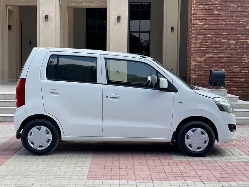 SUZUKI WAGON R 2017 VXL WHITE COLOUR EXCELLENT LAHORE REGISTERED 18