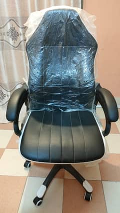 Gaming Chair | Computer Revolving Chair 10/10 condition 0