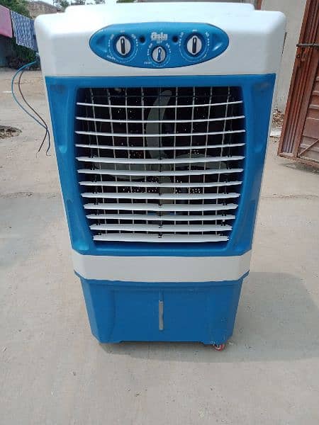 12 volt air cooler.  in new condition. 1