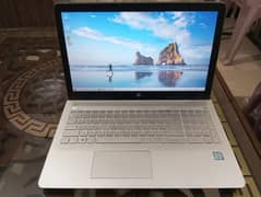 HP 15.6" i5 8th Gen: TouchScreen 10/10 MintCondition