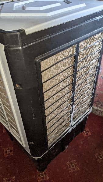 RoOM cooler 10/8 condition and all ok 8000 3