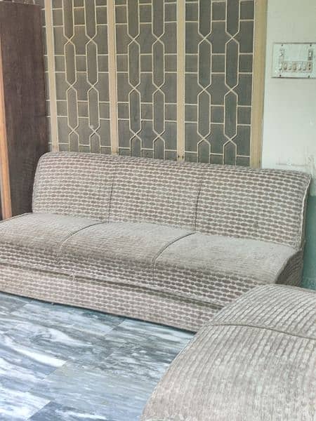 SOFA SET 3 SEATER & 2 SEATER 0