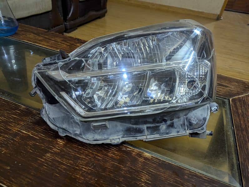 Daihatsu Mira EIS Head Light (left side) 0