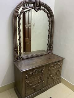 Dressing table