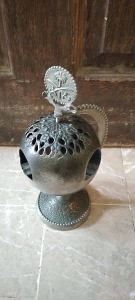 antique Brass made ashtray Globe Saudi Arabia traditional 1