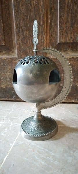 antique Brass made ashtray Globe Saudi Arabia traditional 2