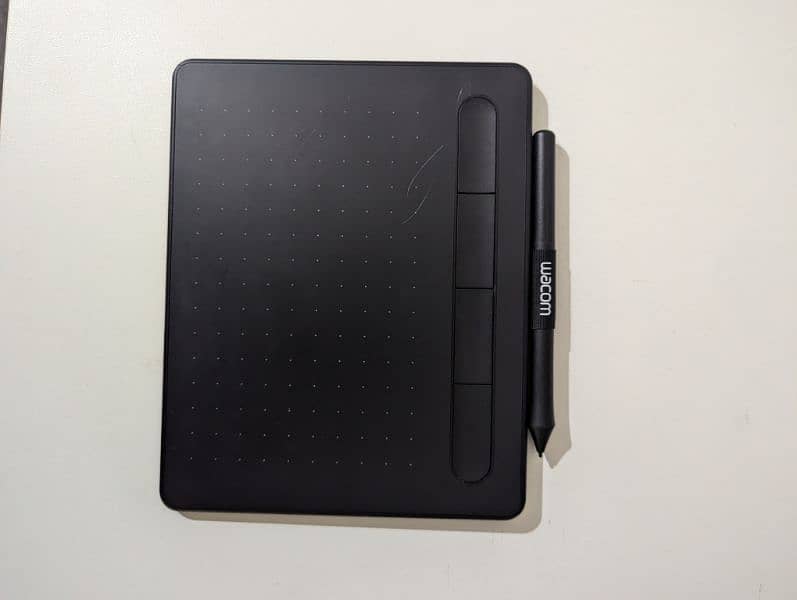 Wacom Intuos CTL 4100 Tablet 0