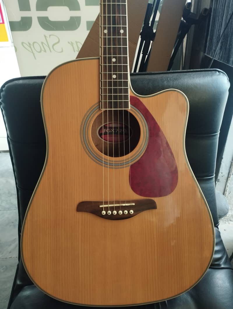 Yamaha fgx 720 sca-NT semi Acoustic guitar 0