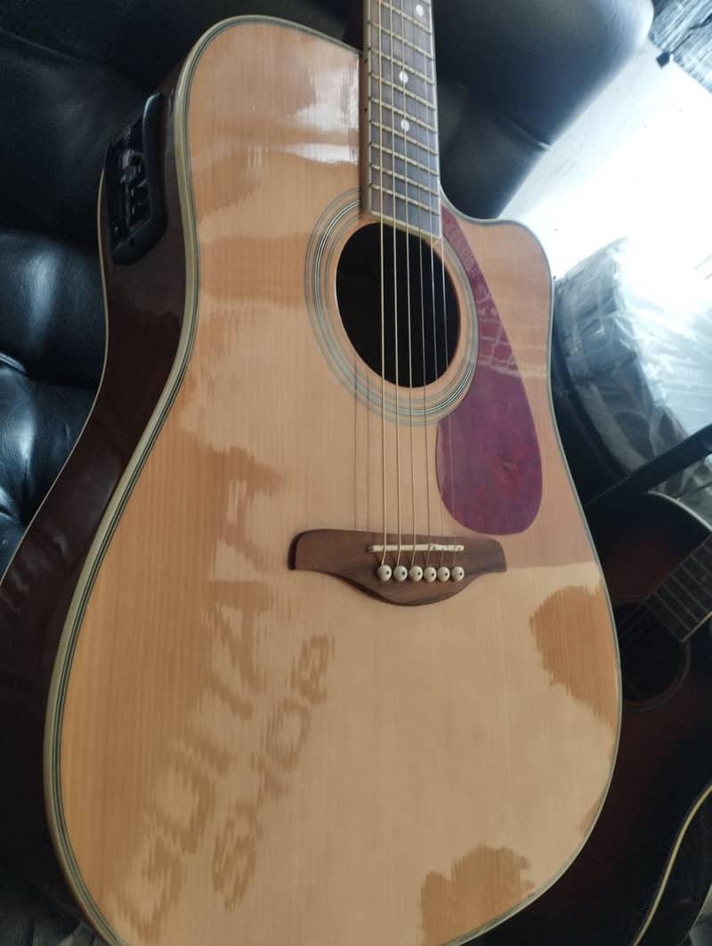 Yamaha fgx 720 sca-NT semi Acoustic guitar 2