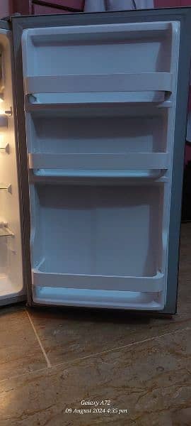 Refrigerator (Import from Saudia) 1