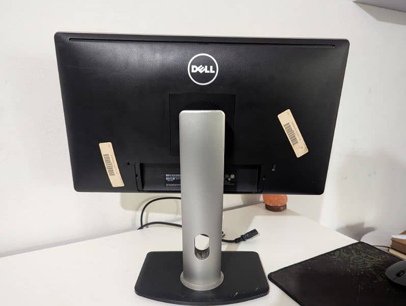 Dell 24 inch small bezels monitor (p2314h) 3