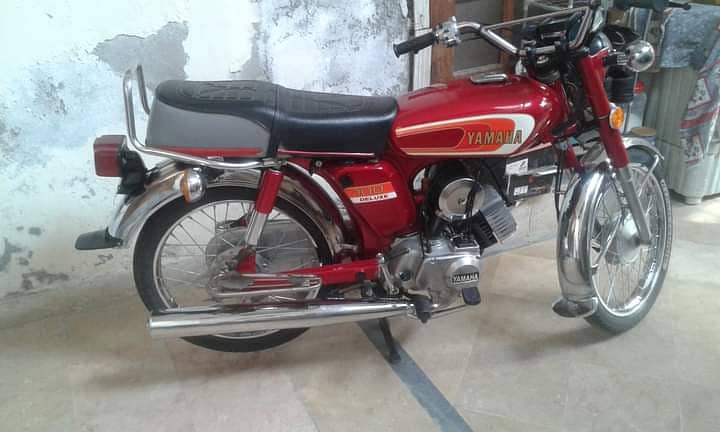 Yamaha Royal YB100 2 stroke lush condition. 5