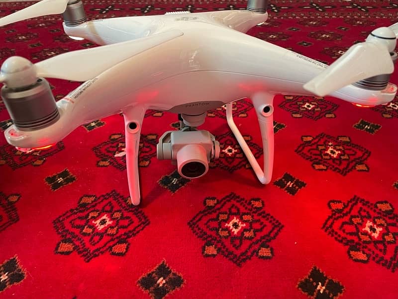 DJI Phantom 4 pro, 10/10 condition with 3 batteries and Bag 2