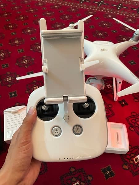 DJI Phantom 4 pro, 10/10 condition with 3 batteries and Bag 8