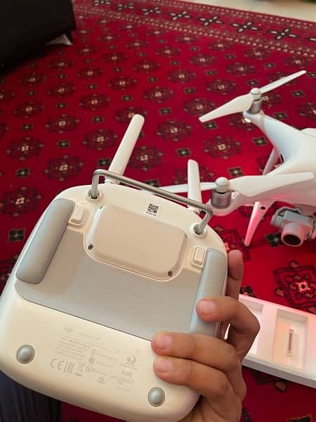 DJI Phantom 4 pro, 10/10 condition with 3 batteries and Bag 9