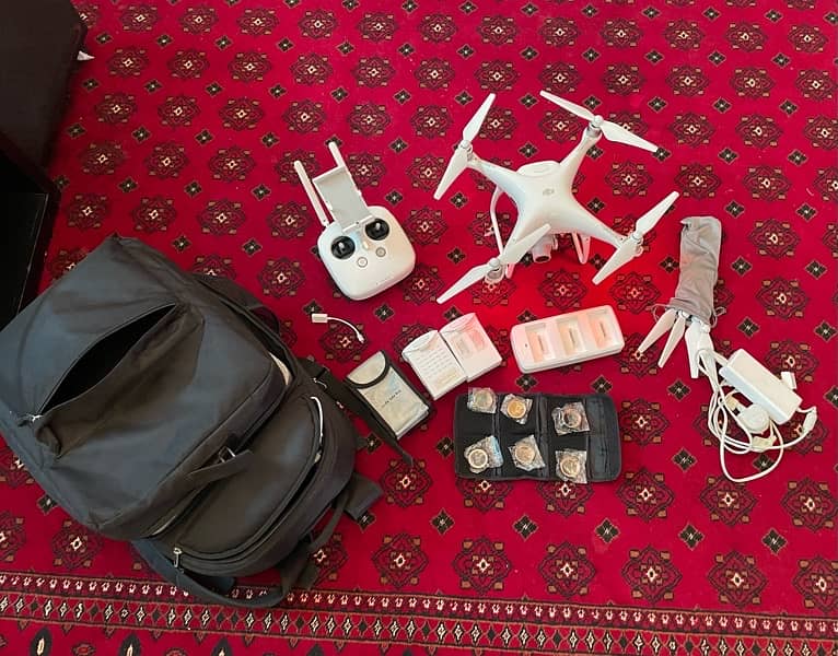 DJI Phantom 4 pro, 10/10 condition with 3 batteries and Bag 12