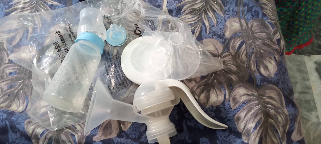 Spectra handy plus manual breast pump 3