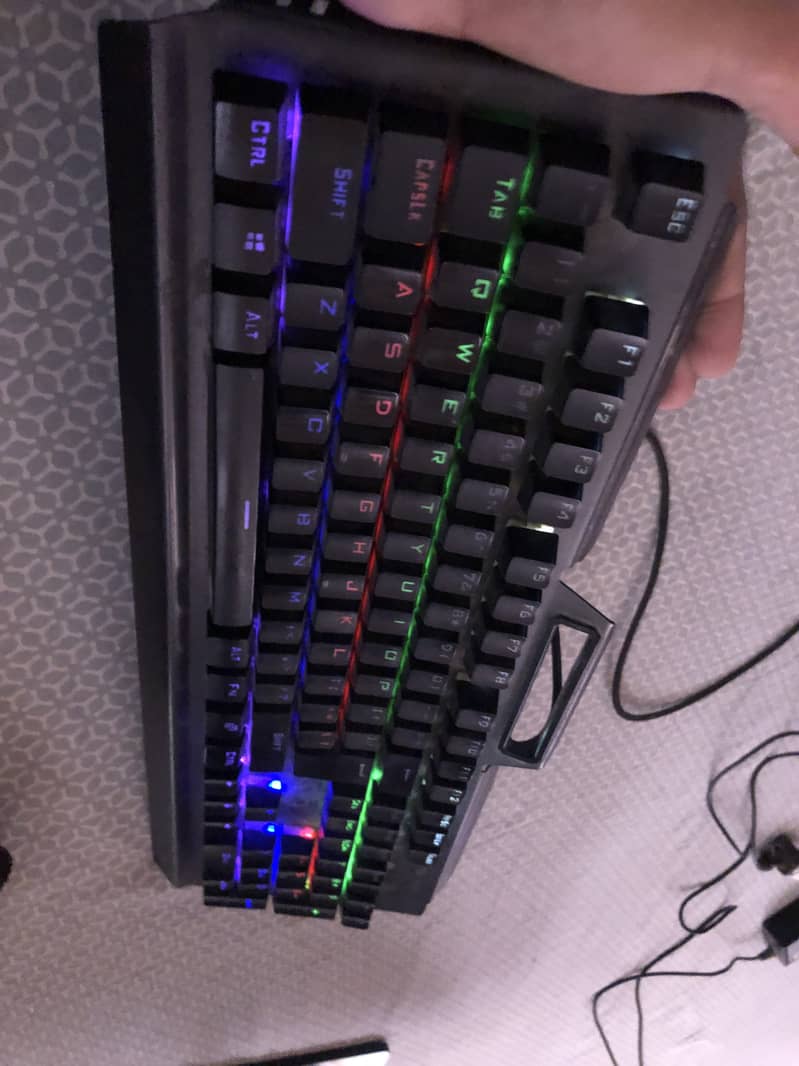 New rgb gaming keyboard fresh condition eith 10 mode of lights 1