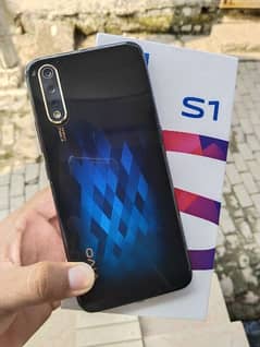 Vivo S1 4/128 with box and charger