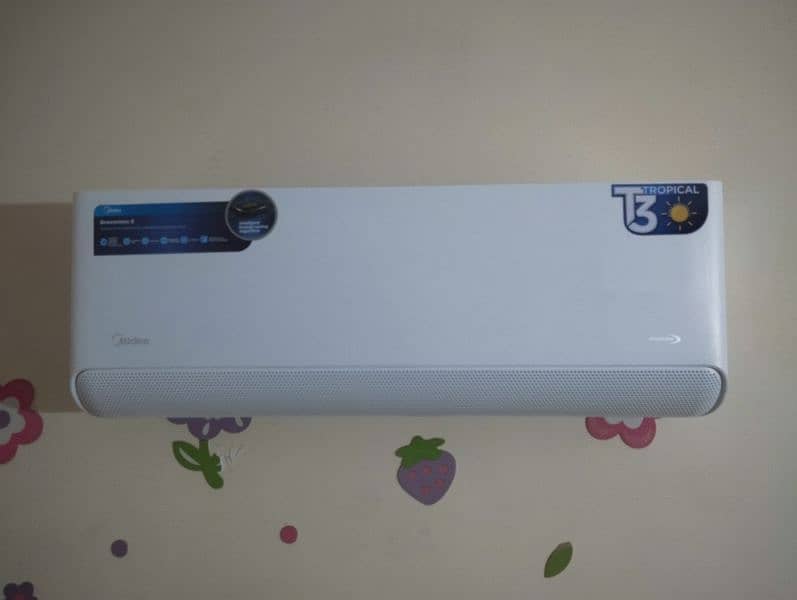 Brand new 1 ton DC Invertor Midea AC heat & Cool Wifi AC 1