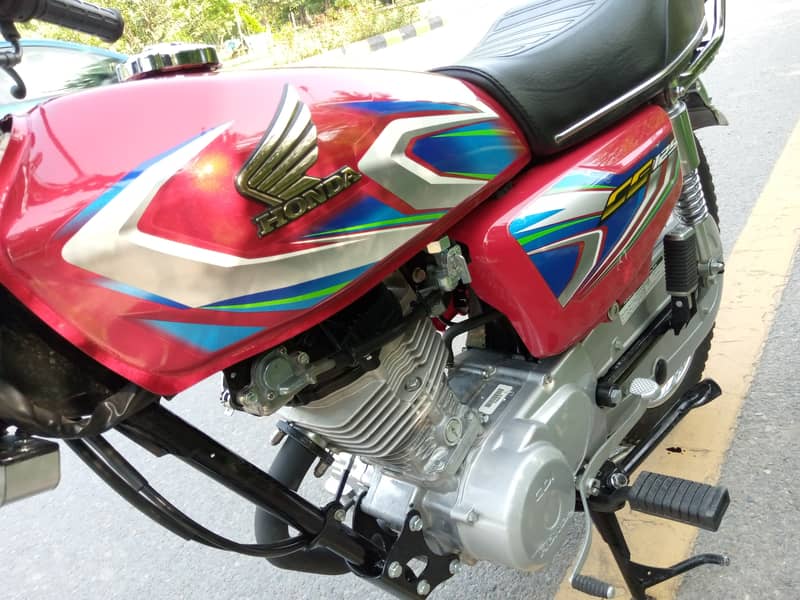 Honda CG 125 2022 | Red Colour | Golden Islamabad Number 6