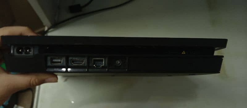 Playstation 4 slightly used in good condition 1