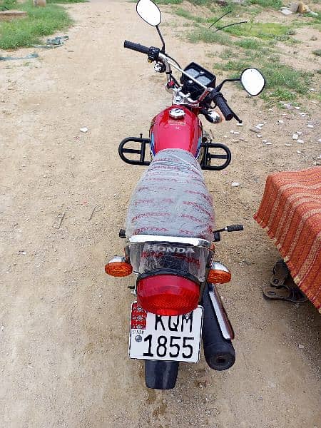 HONDA 125 ALMOST NEW 1600KM 9