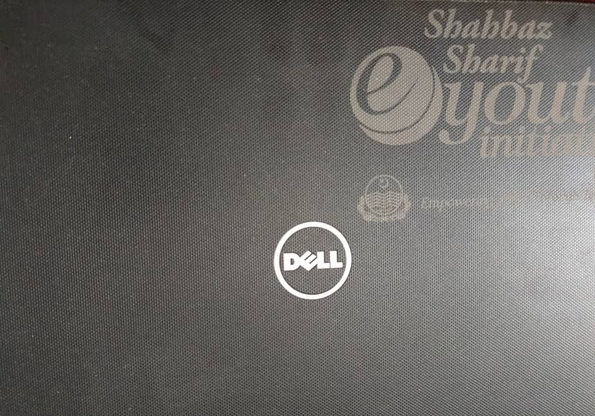 Dell vestro 14 3468 core i7,7th Gen 16gb ram,512 hdd with charger 3