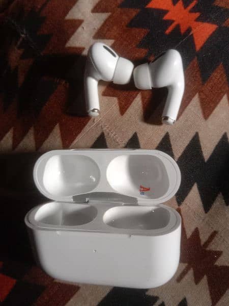 earbuds 2