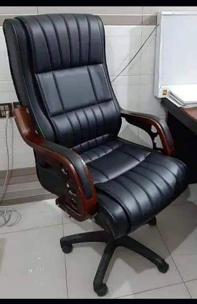 Exactive comfortable boss chairs 1