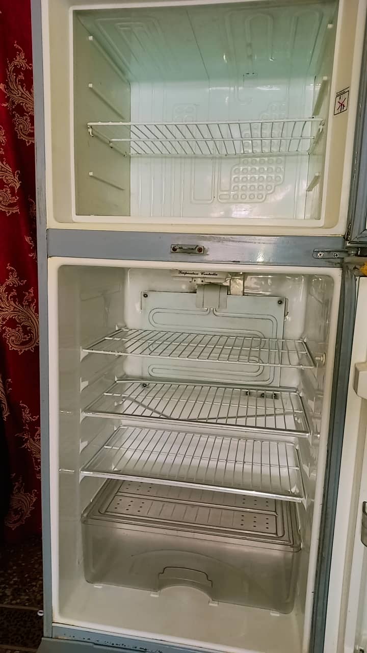 Dawlance refrigerator for sale 4