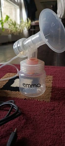 Tommee tippee Recahrable ELECTRIC Breasts pumps 2