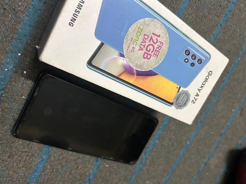 Samsung a72 with box 128 Rom, 8 gb ram 4