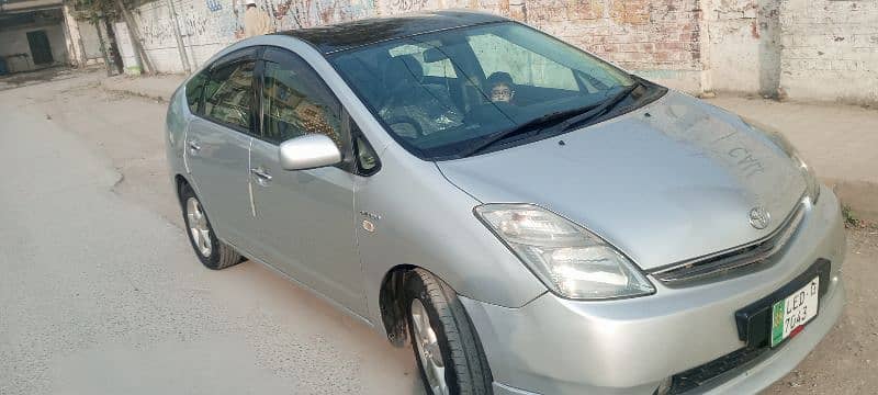 Toyota Prius S 2008 /2013 1.5( Home use car in Excellent condition ) 10