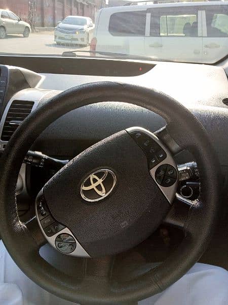 Toyota Prius S 2008 /2013 1.5( Home use car in Excellent condition ) 19