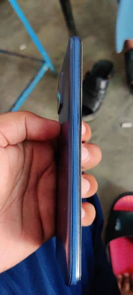 Vivo y15s 3-32 saf condition hy only phone all ok price thori Kam hogi 3