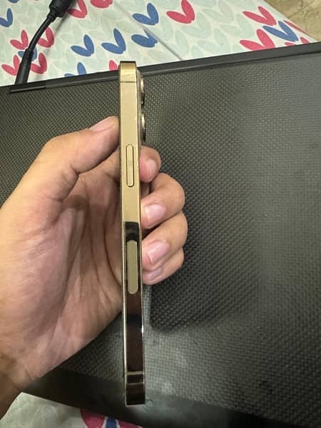 Iphone 13 pro/128/Non PTA 4