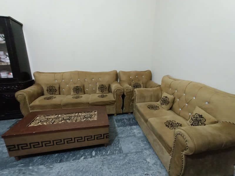 3 to 1 sofa brand new with table 2