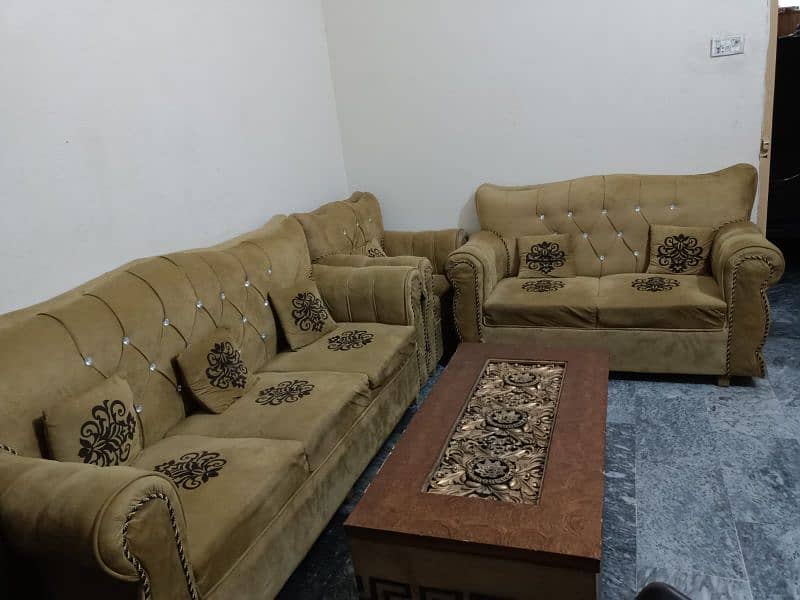 3 to 1 sofa brand new with table 6