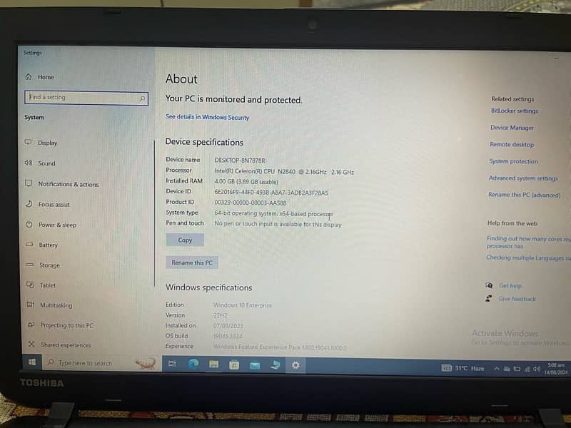 Toshiba Satellite 4GB - 500GB hard disk 10/10 1