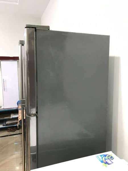 4 door refrigerator in god condition 3