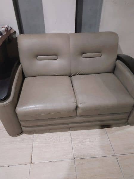 6 seater branded sofa 1