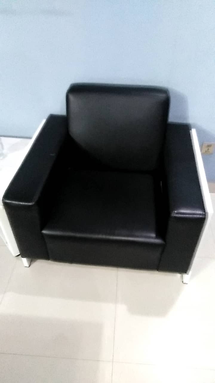 8 office sofas for sale 7