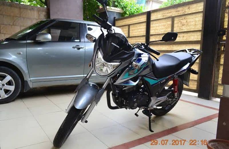 Honda CB 150 F in new condition 1