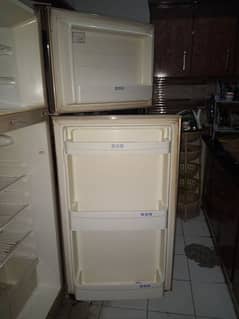 haier fridge with gud condition 0