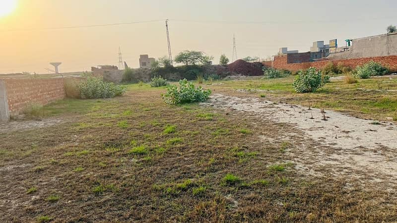 30 Marla Commercial Plot Available For Sale In New Lahore City, Near Dar-e-Arqam School. 3