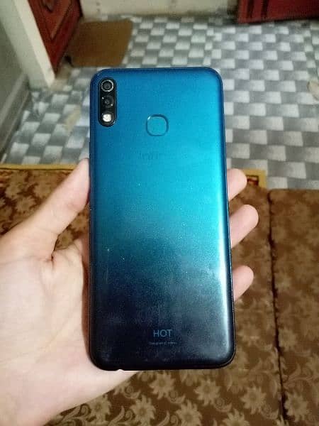 INFINIX HOT 8 LITE. 2/32 1