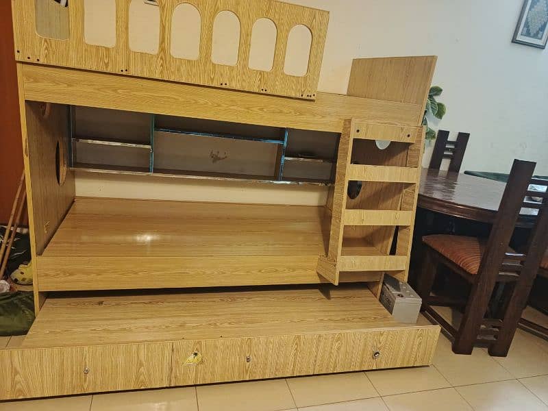 Triple Bunk Bed like New 4