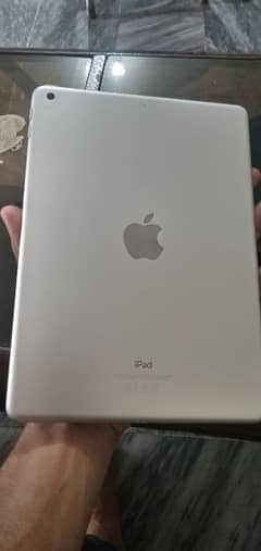 I pad 6th gen good condition not a single fault